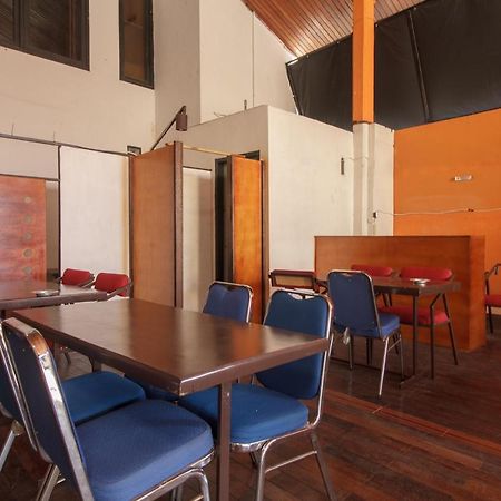 Reddoorz Near Jalan Sudirman Padang Otel Dış mekan fotoğraf