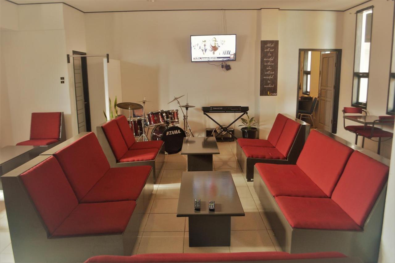 Reddoorz Near Jalan Sudirman Padang Otel Dış mekan fotoğraf