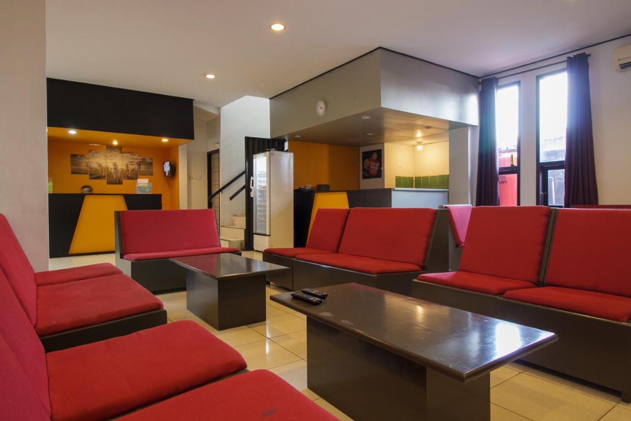 Reddoorz Near Jalan Sudirman Padang Otel Dış mekan fotoğraf