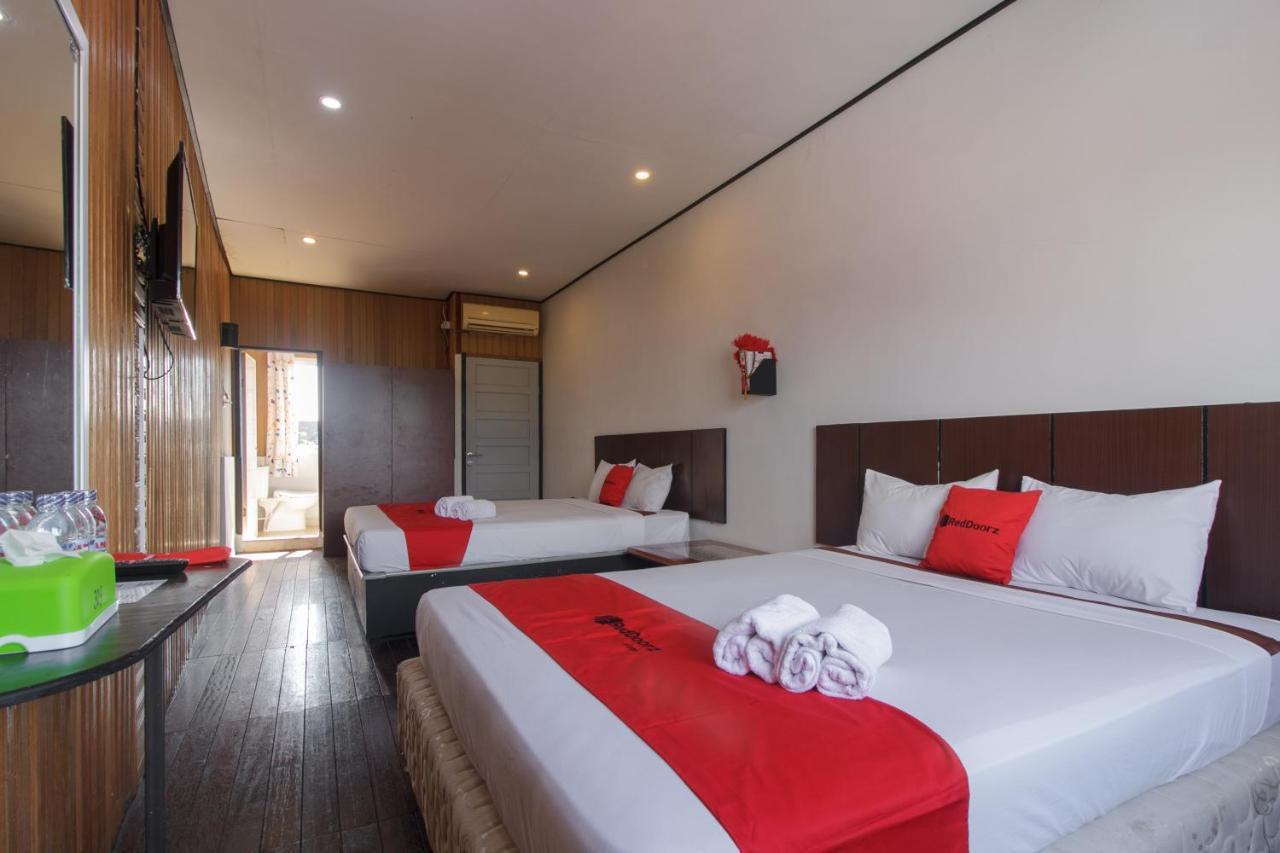 Reddoorz Near Jalan Sudirman Padang Otel Dış mekan fotoğraf