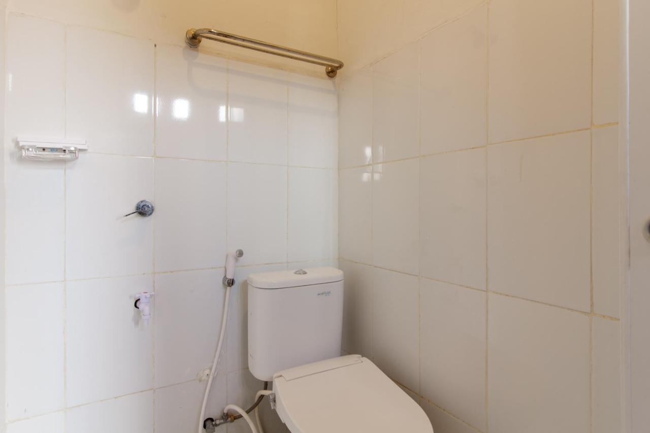 Reddoorz Near Jalan Sudirman Padang Otel Dış mekan fotoğraf