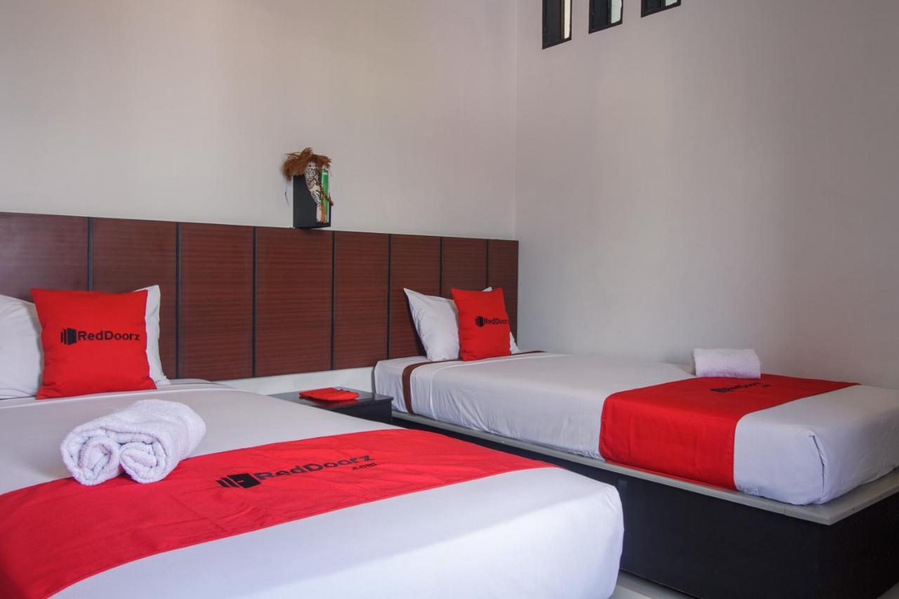 Reddoorz Near Jalan Sudirman Padang Otel Dış mekan fotoğraf