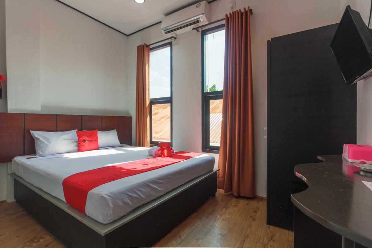Reddoorz Near Jalan Sudirman Padang Otel Dış mekan fotoğraf