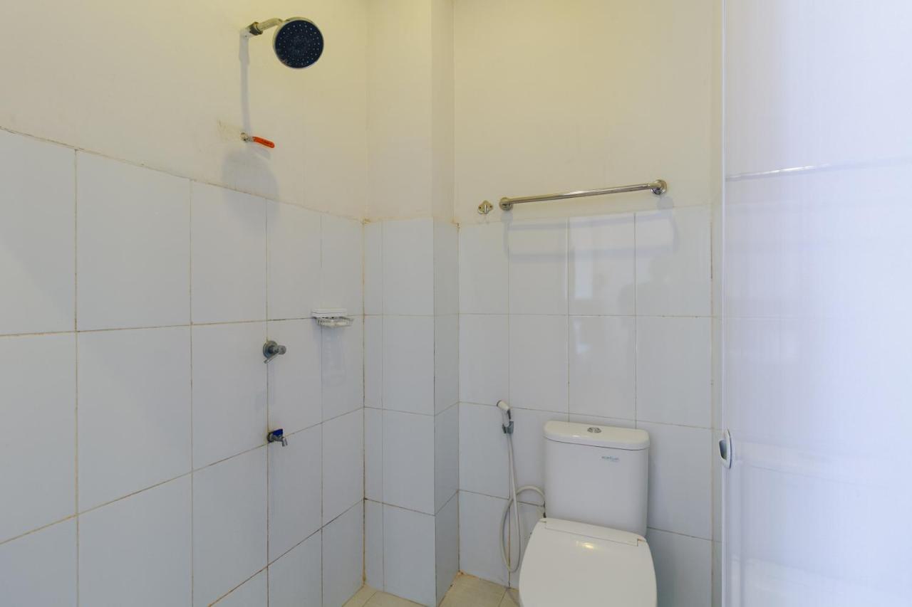 Reddoorz Near Jalan Sudirman Padang Otel Dış mekan fotoğraf